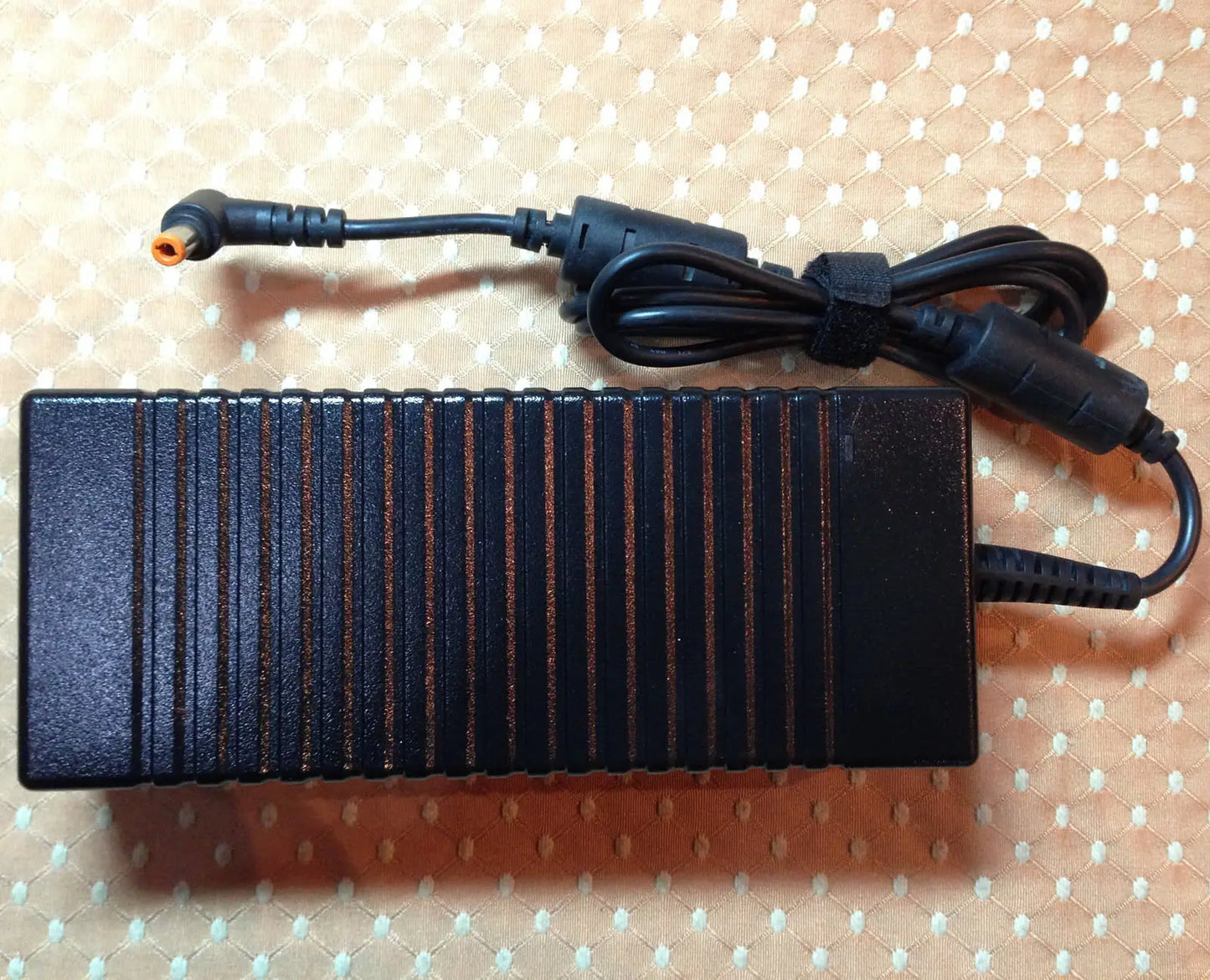 135W 19V 7.1A Ac Adapter for Acer Aspire 9812 9813 9815 9815 9920