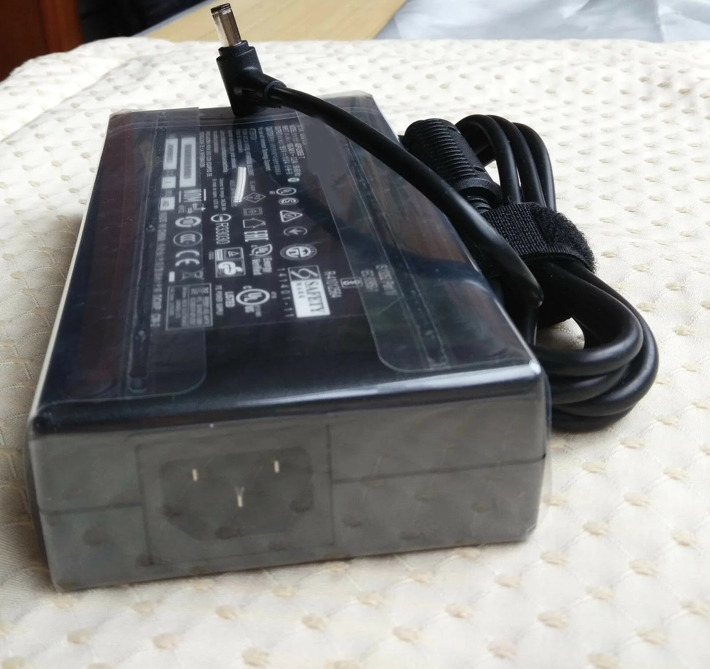 19.5V 11.8A Delta Laptop AC Adapter for ASUS ROG Zephyrus GX501VS-GZ026T